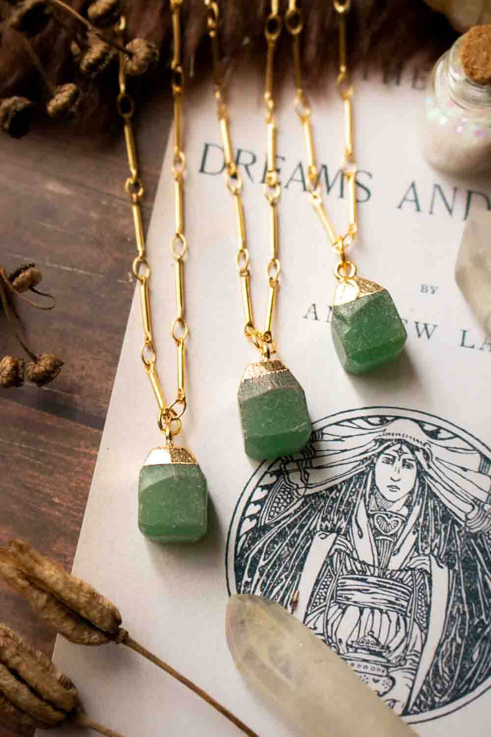 Pendentif Lyrei aventurine verte et chaîne plaquée or 18 carats lunamanashop