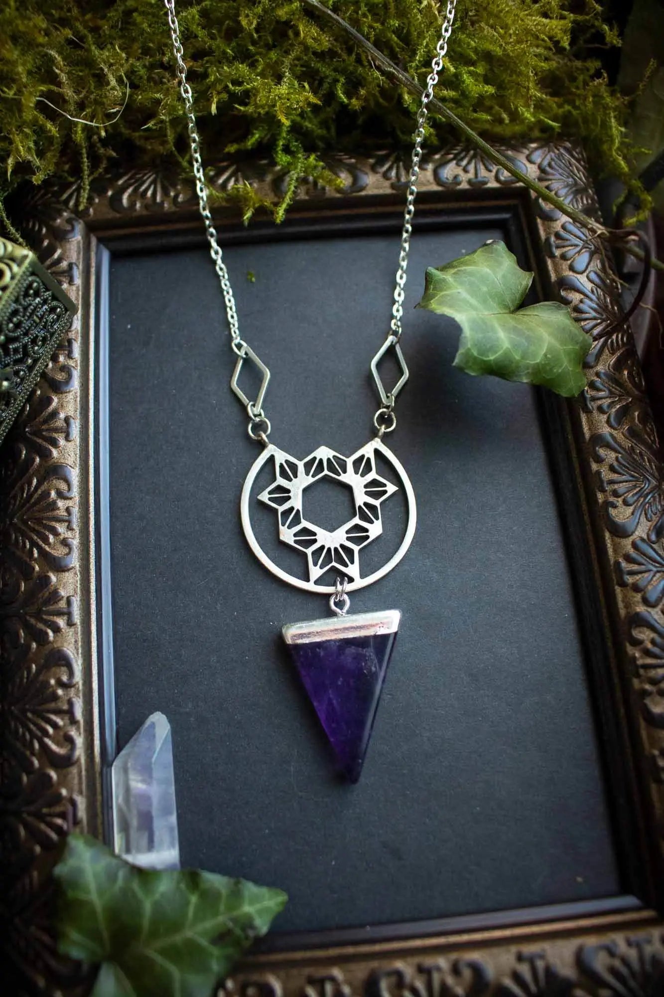 Pendentif en Améthyste et losanges argentés lunamanashop
