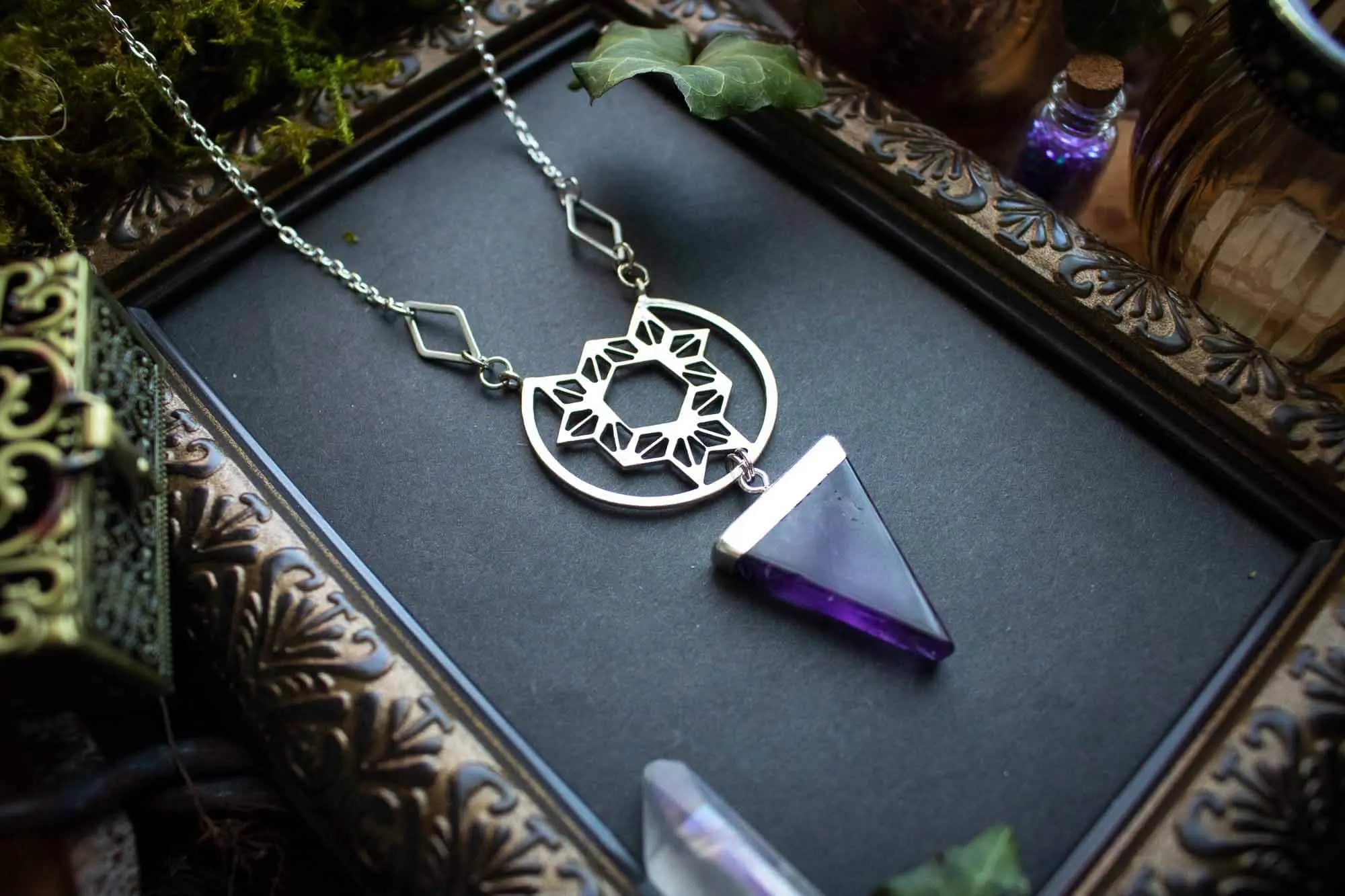 Pendentif en Améthyste et losanges argentés lunamanashop