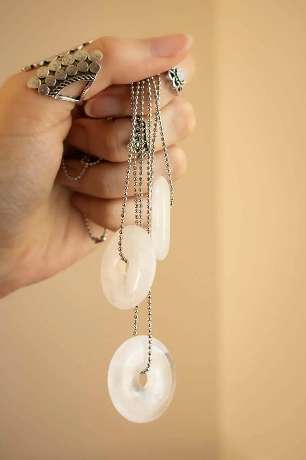 Pendentif en Quartz Ganora et chaîne en laiton argenté lunamanashop
