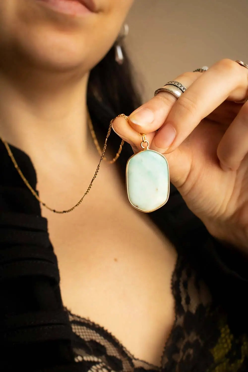 Pendentif en amazonite Thethys chaîne en laiton doré lunamanashop