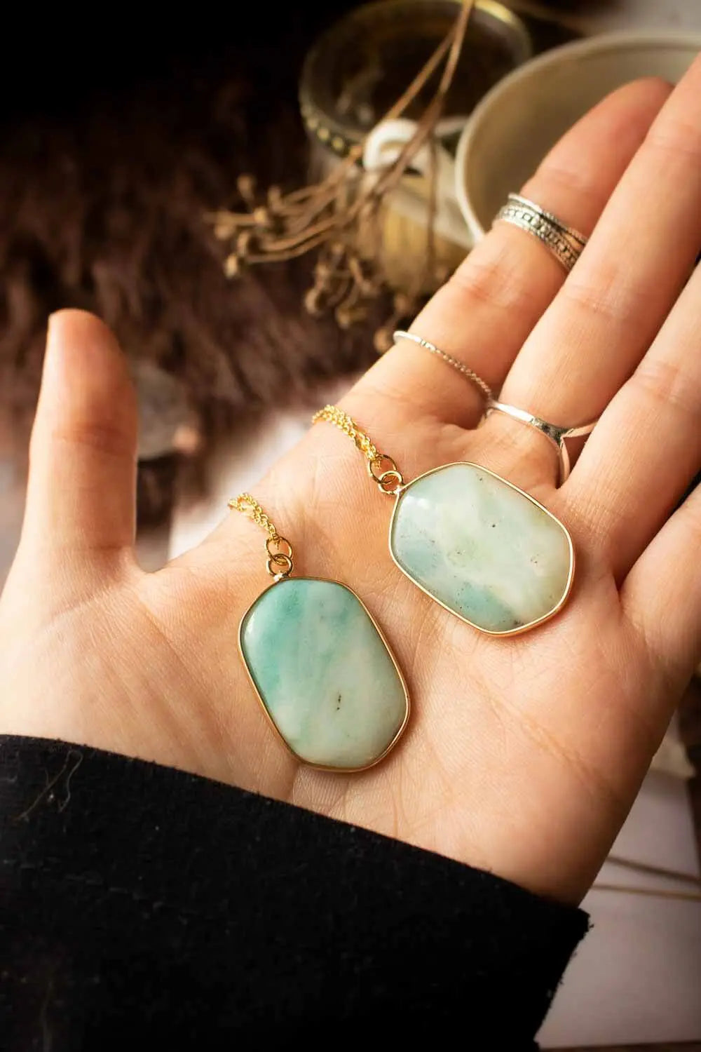 Pendentif en amazonite Thethys chaîne en laiton doré lunamanashop
