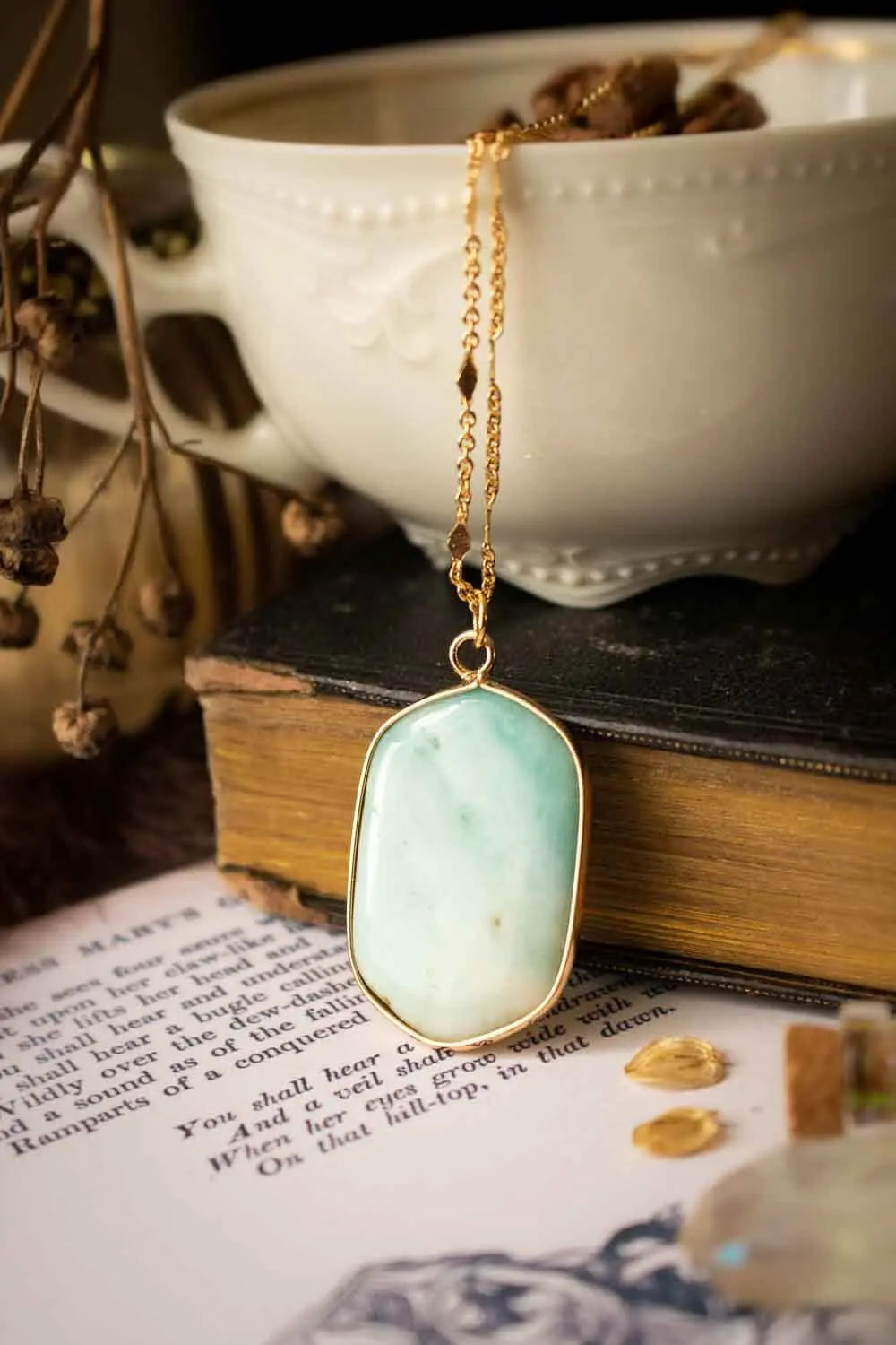 Pendentif en amazonite Thethys chaîne en laiton doré lunamanashop
