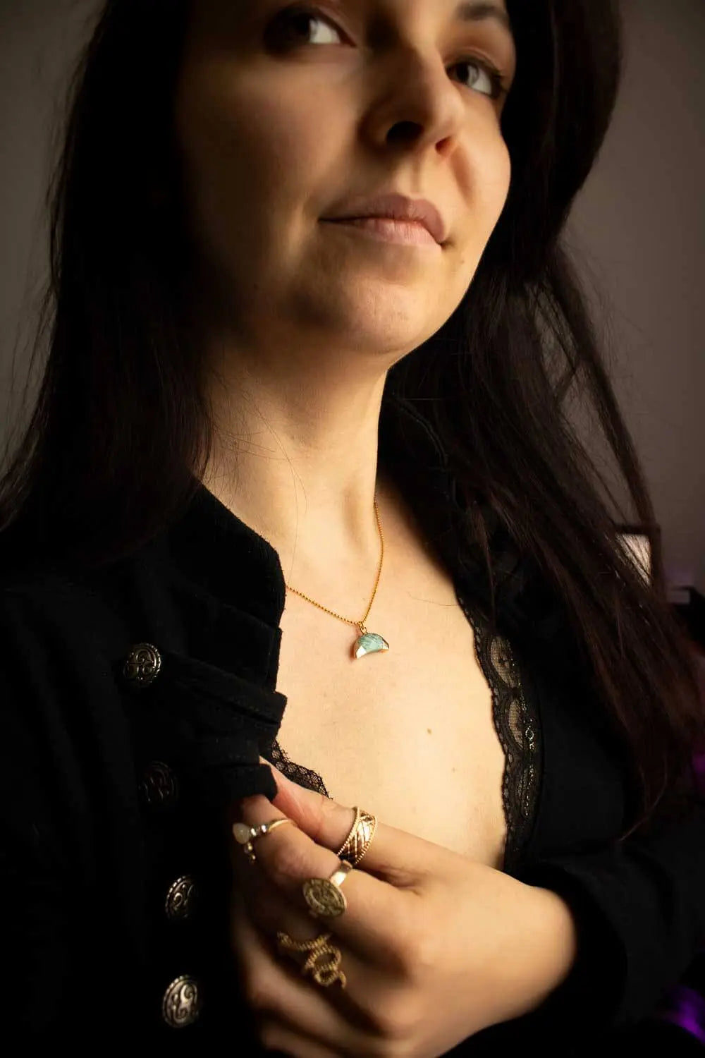 Pendentif Vaeri en amazonite et chaîne en laiton doré lunamanashop