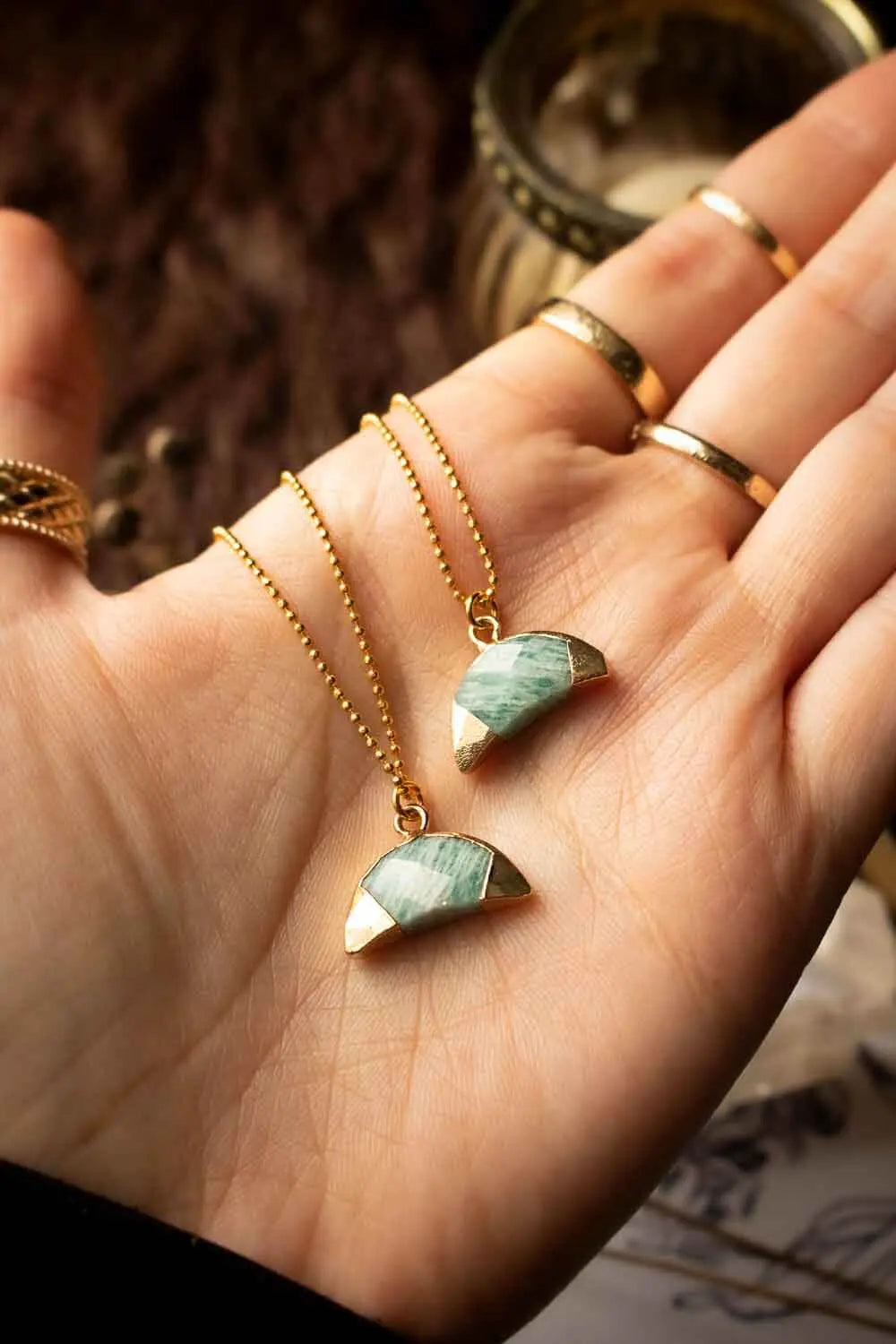 Pendentif Vaeri en amazonite et chaîne en laiton doré lunamanashop