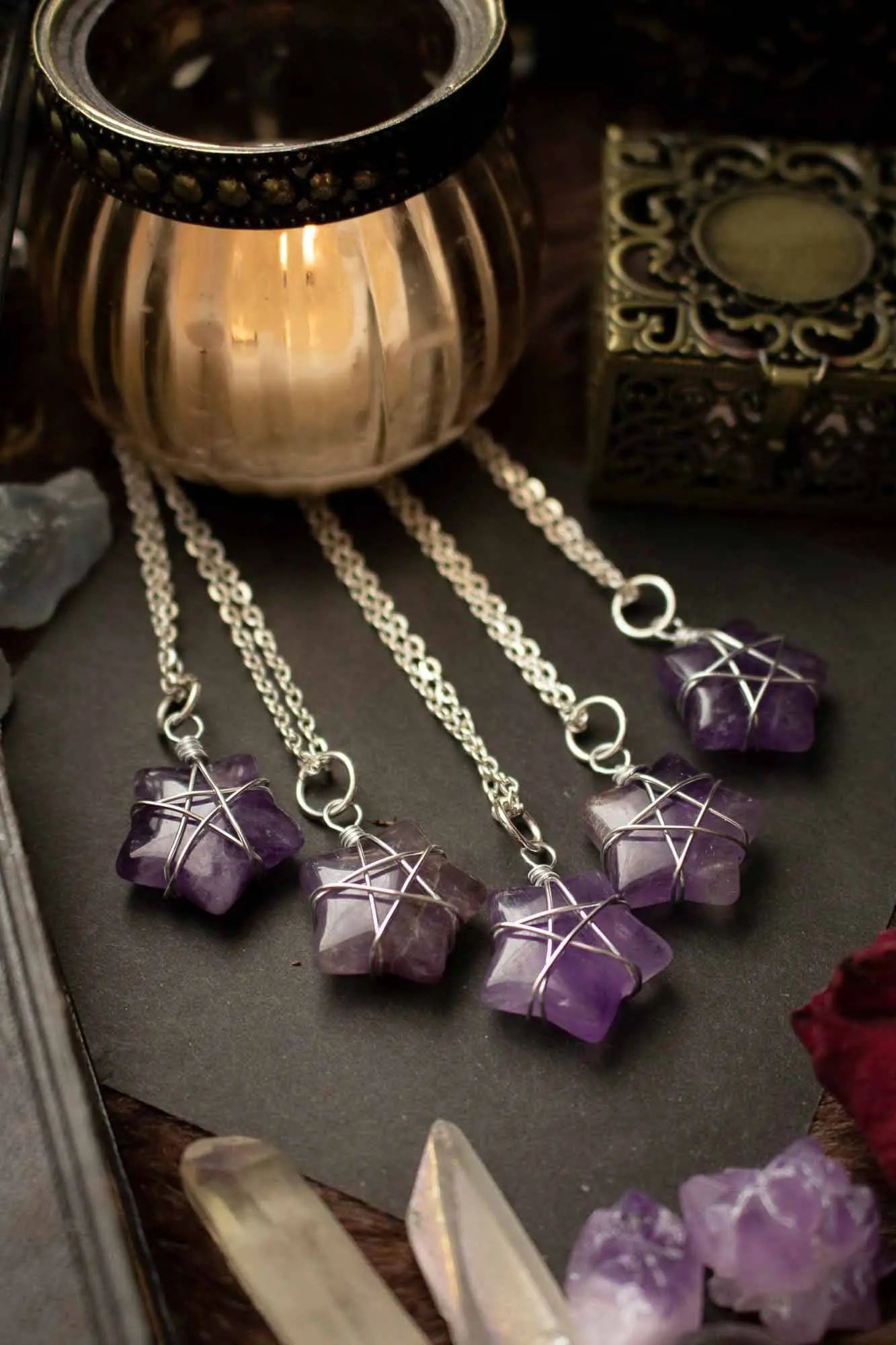 Pendentif étoile en Améthyste et fil argenté lunamanashop