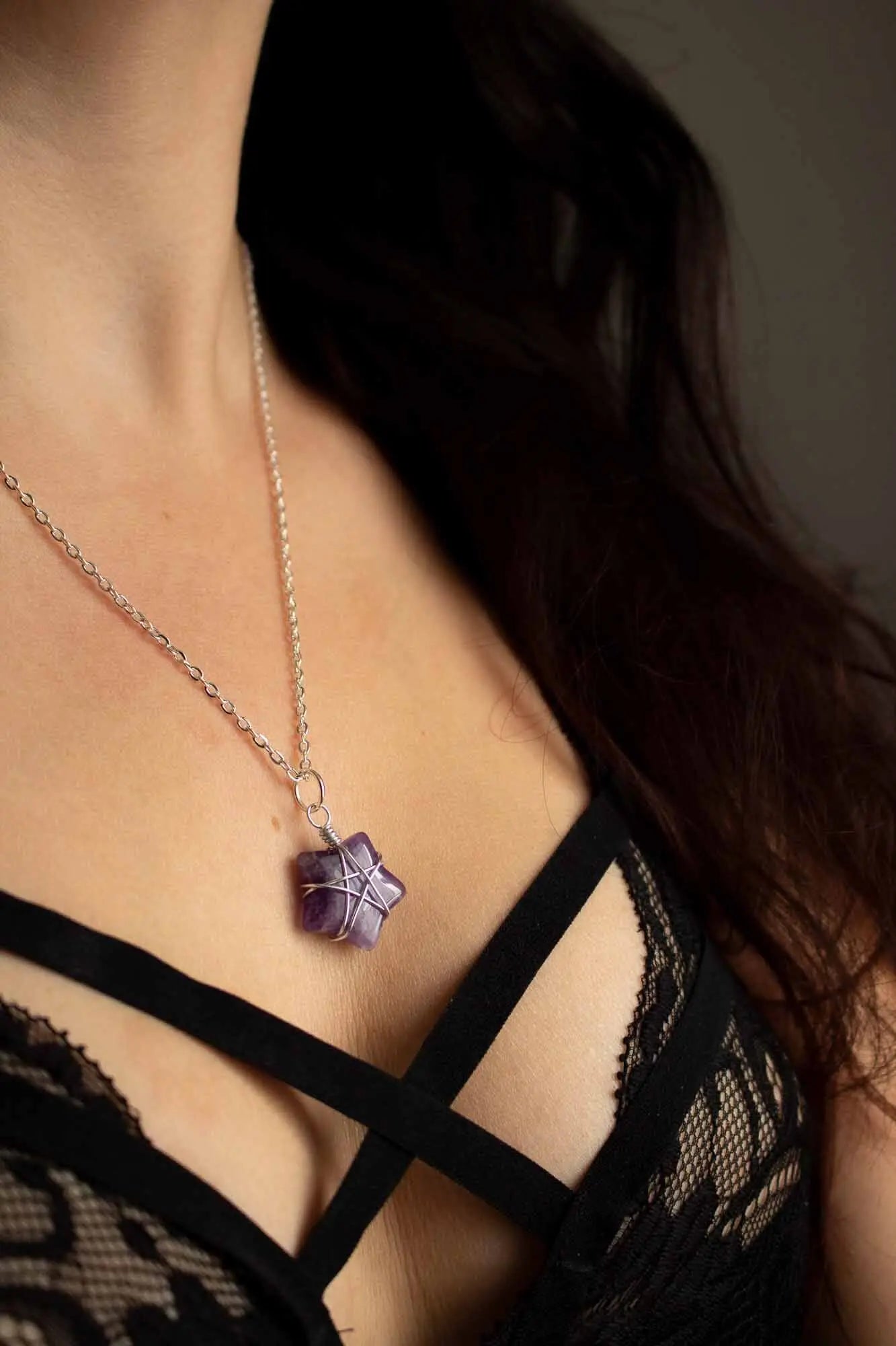 Pendentif étoile en Améthyste et fil argenté lunamanashop
