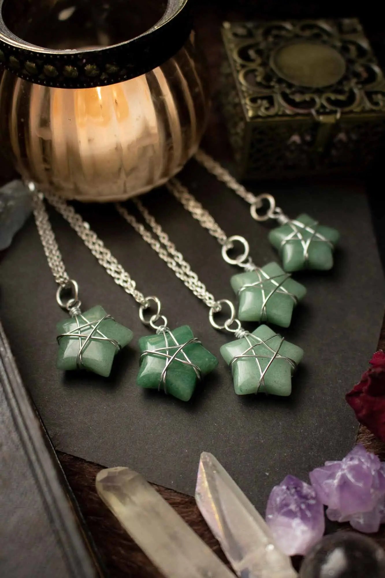 Pendentif étoile en Aventurine verte et fil argenté lunamanashop