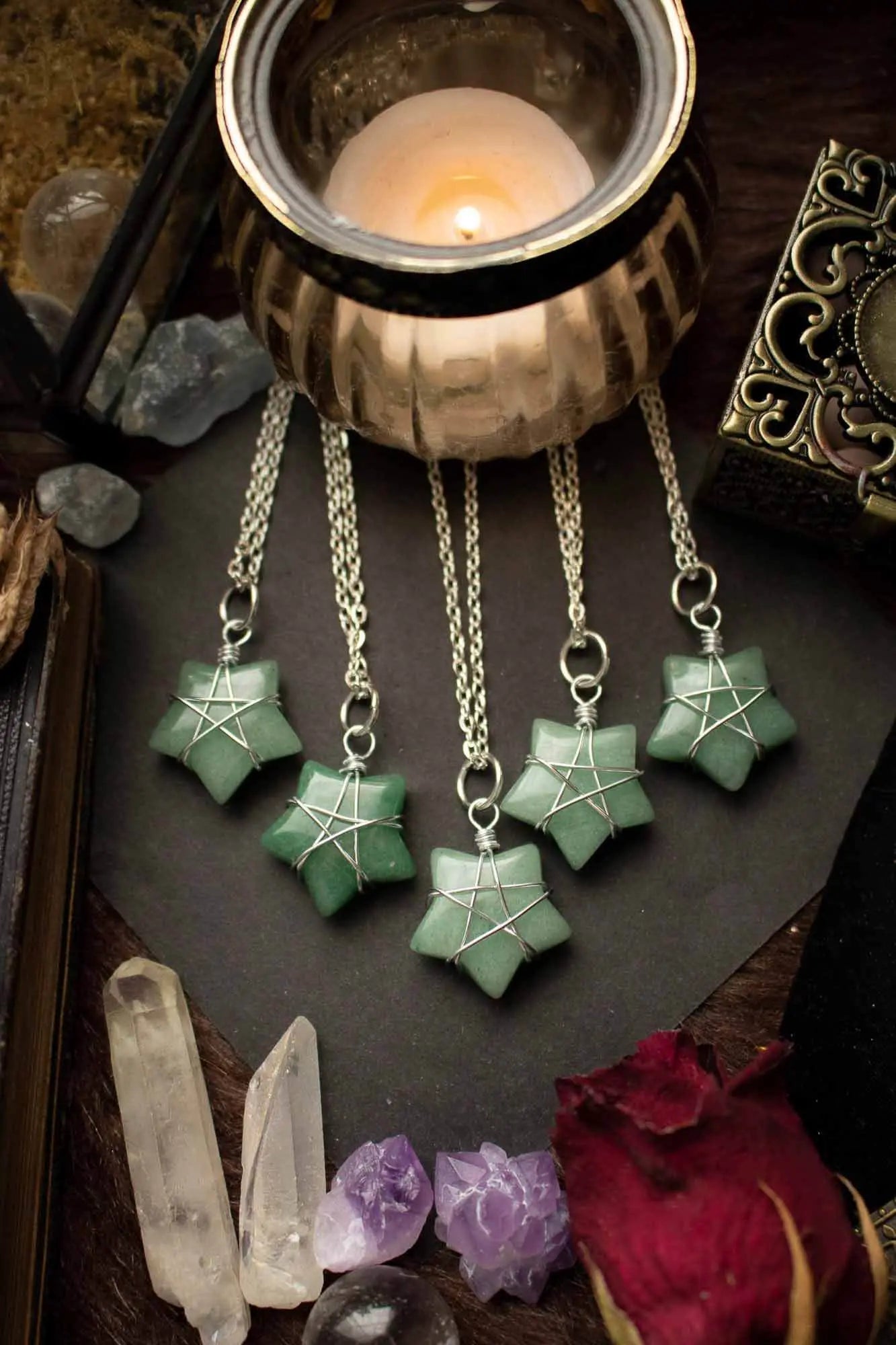 Pendentif étoile en Aventurine verte et fil argenté lunamanashop