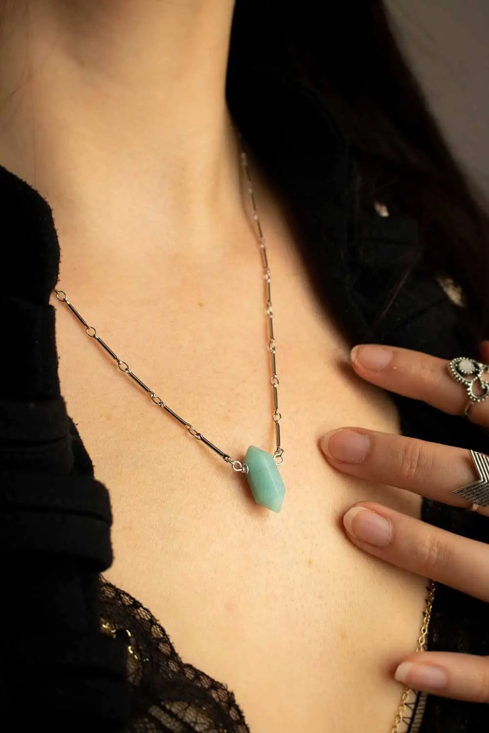 Pendentif Chandrelle prisme en amazonite et chaîne en laiton argenté lunamanashop