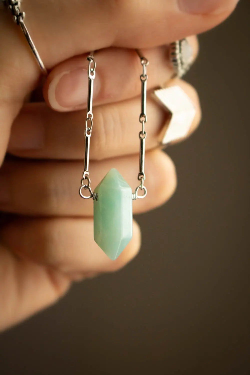 Pendentif Chandrelle prisme en amazonite et chaîne en laiton argenté lunamanashop