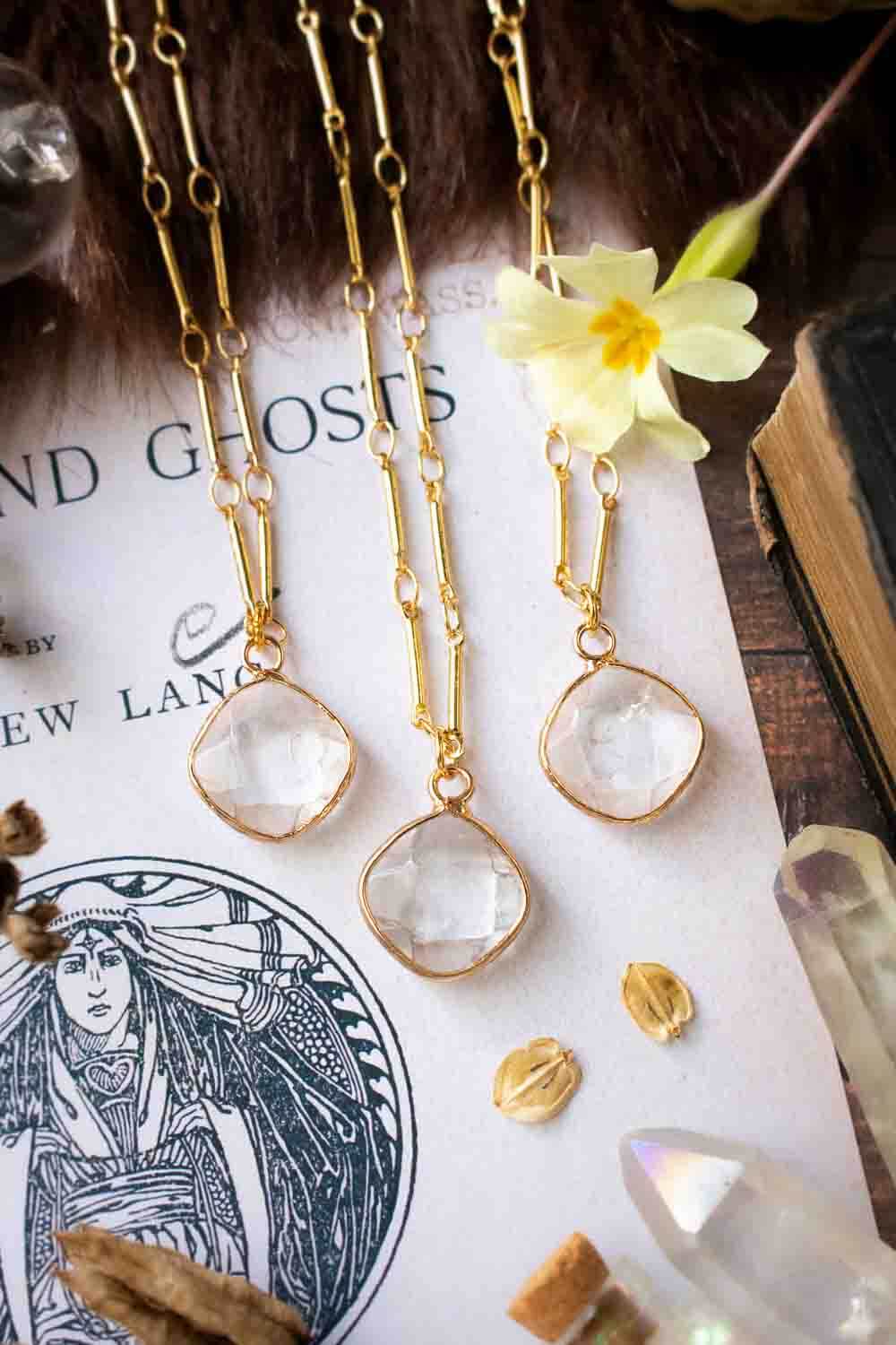 Pendentif quartz transparent Noelia et chaîne plaquée or 18 carats lunamanashop