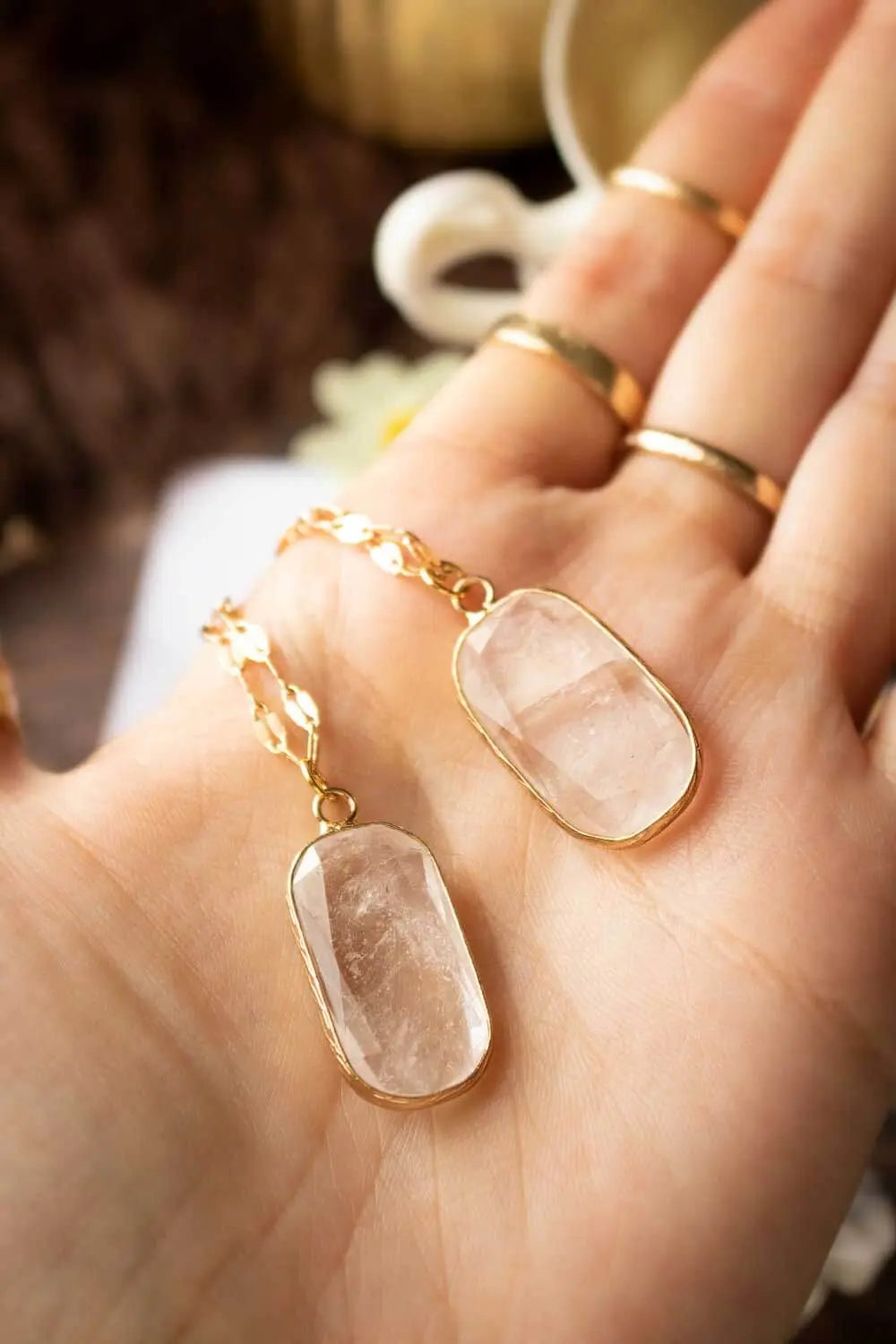 Pendentif quartz transparent Nyrella et chaîne en laiton doré lunamanashop