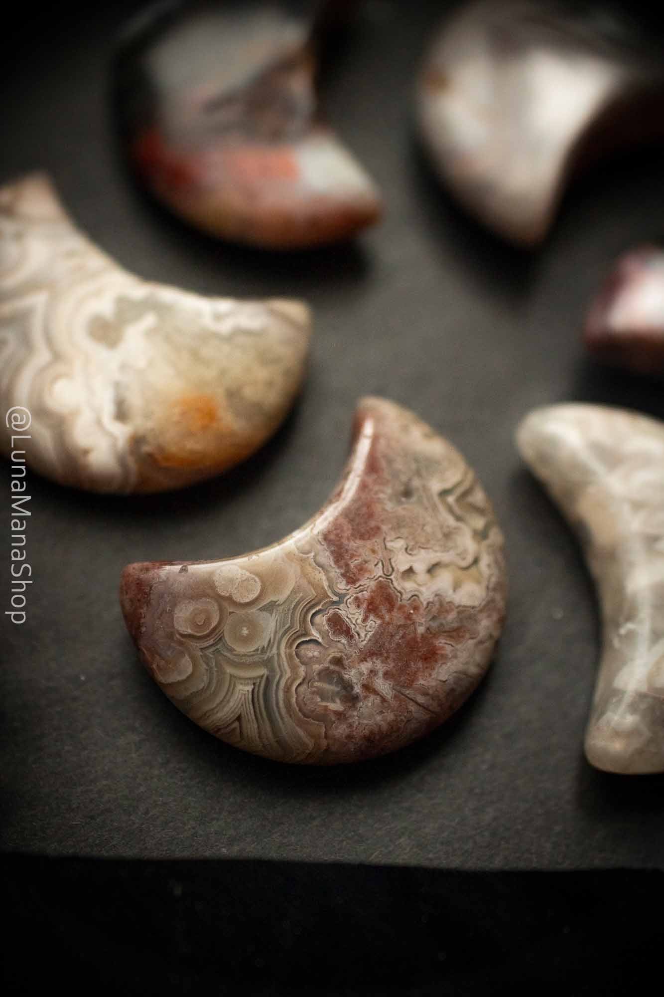 Pierre Agate mexicaine en forme de lune lunamanashop
