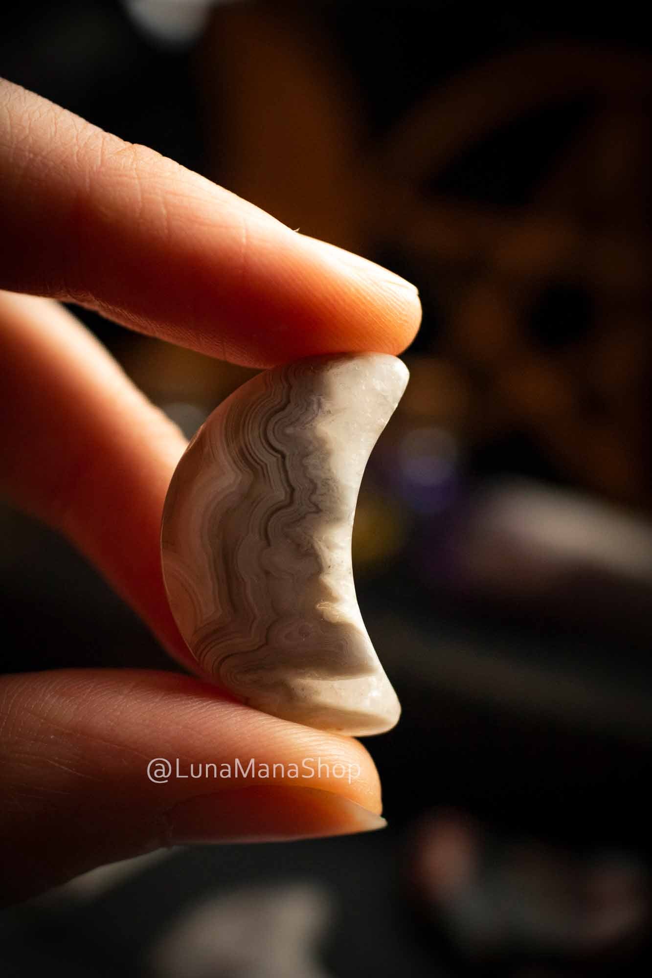 Pierre Agate mexicaine en forme de lune lunamanashop