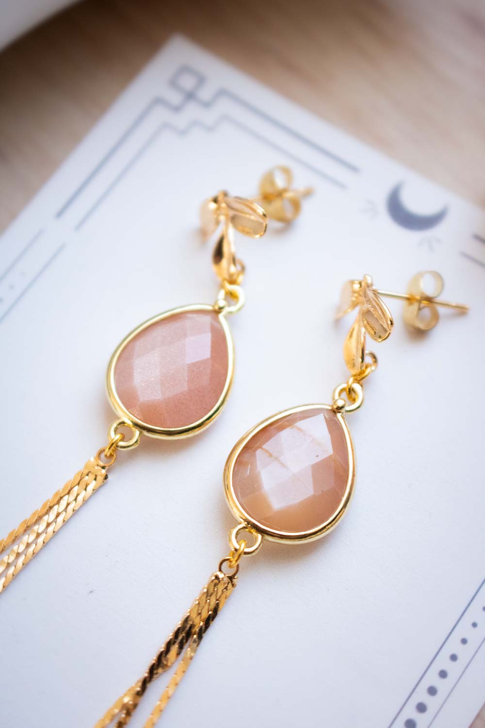 Boucles d'Oreilles pierre de sable - Feuille dorée à frange - Sabléa lunamanashop
