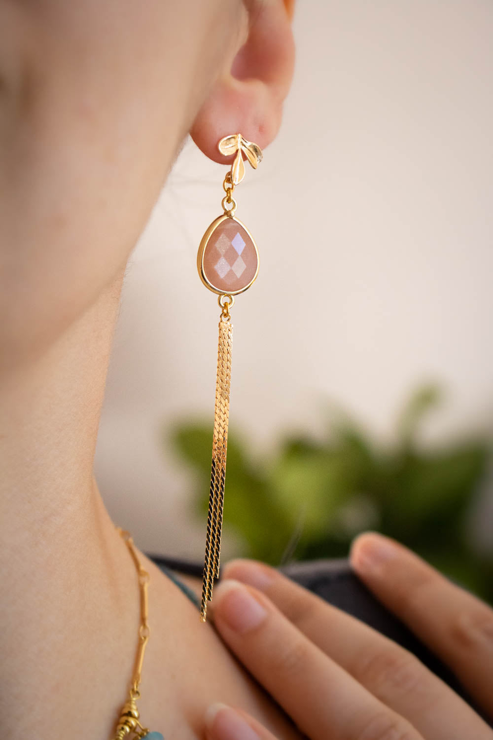 Boucles d'Oreilles pierre de sable - Feuille dorée à frange - Sabléa lunamanashop