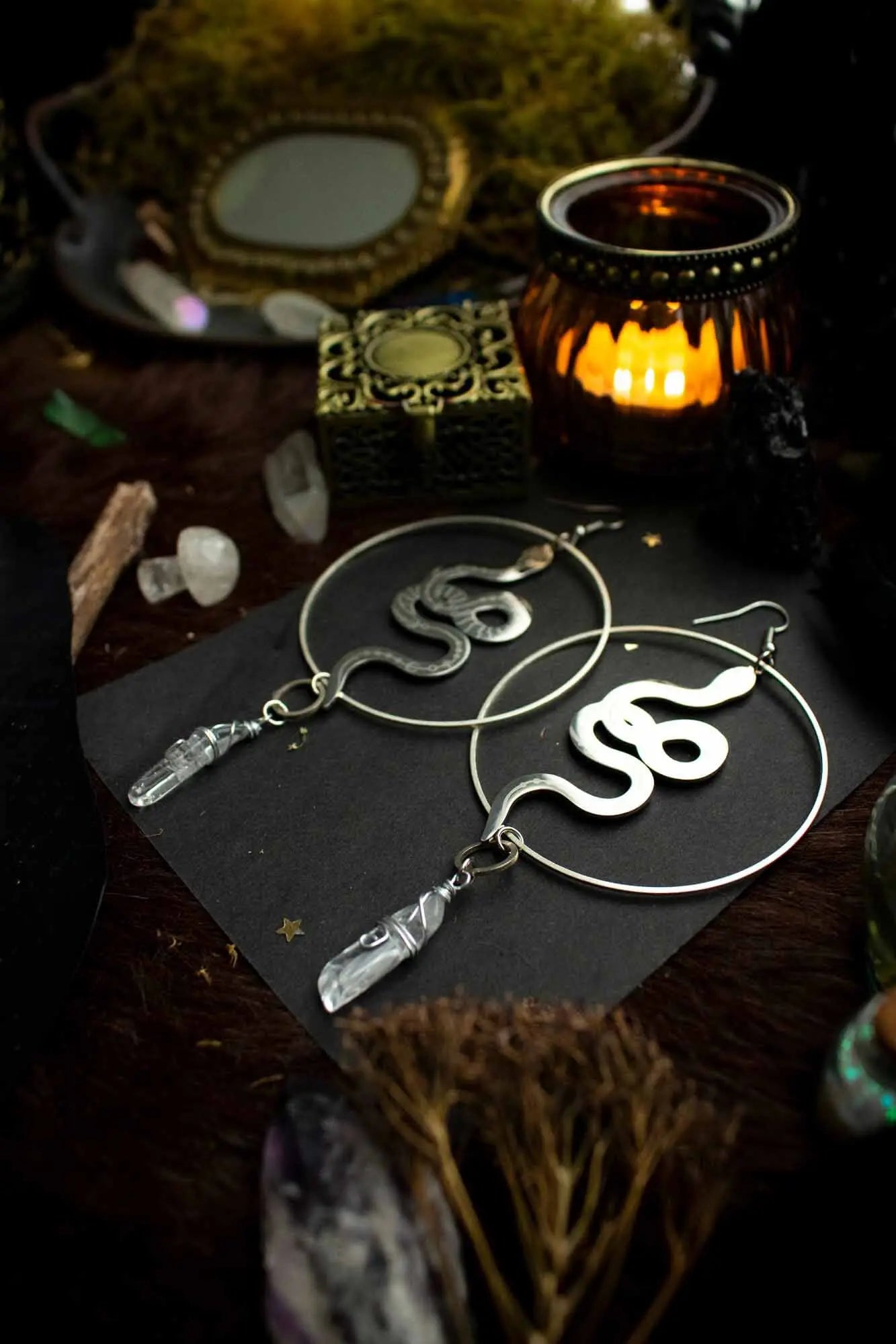 Boucles d'oreille Serpentine avec anneaux et serpents argentés lunamanashop