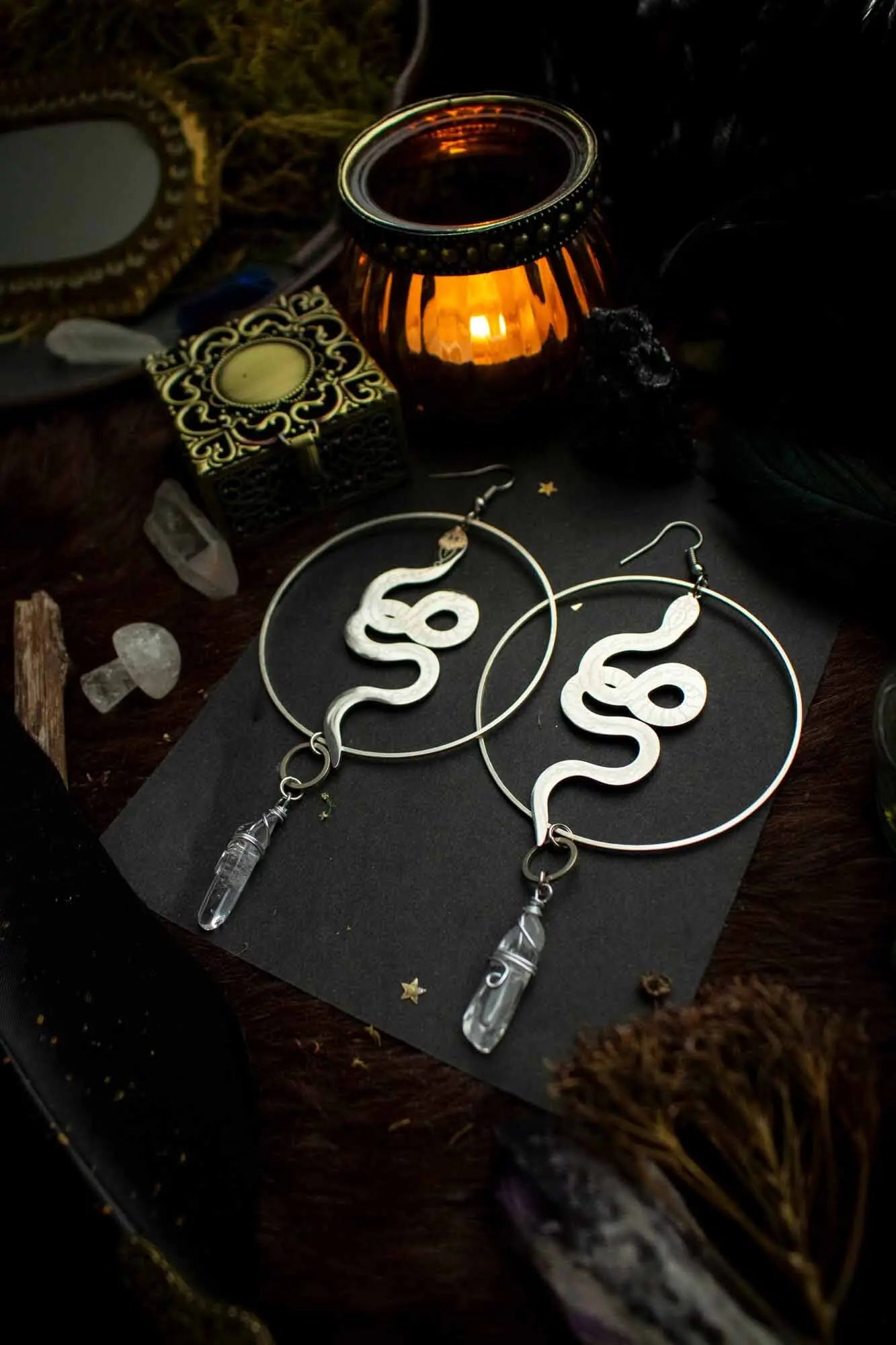 Boucles d'oreille Serpentine avec anneaux et serpents argentés lunamanashop