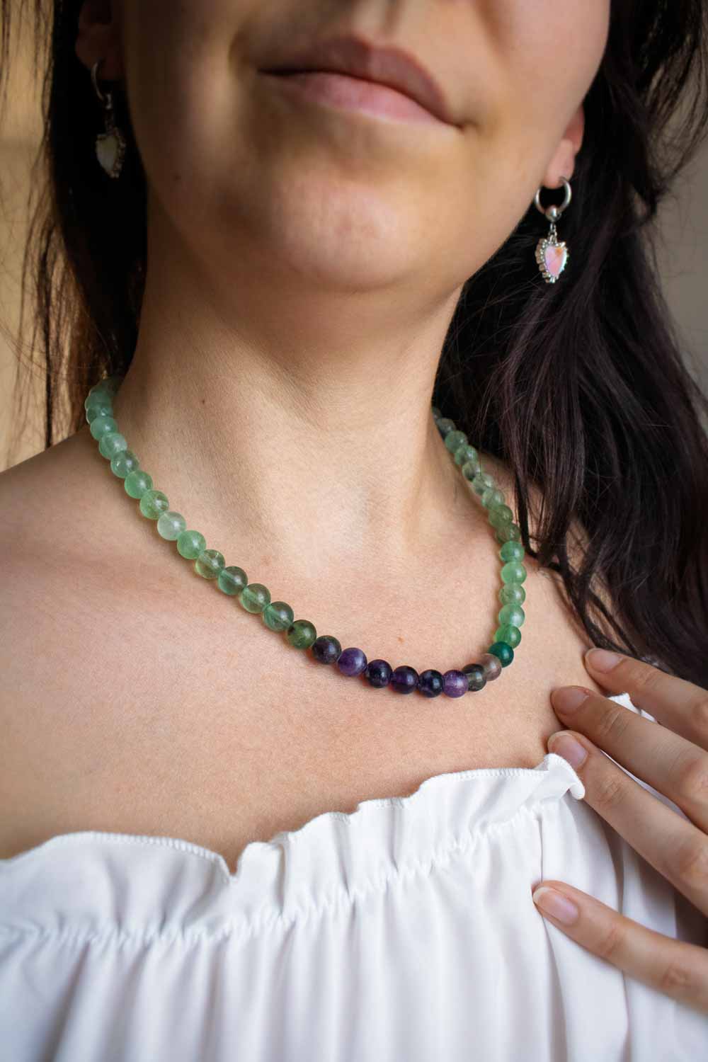 Collier de perles fluorite dégradé - pierre vertes et violettes - Fluorescence lunamanashop