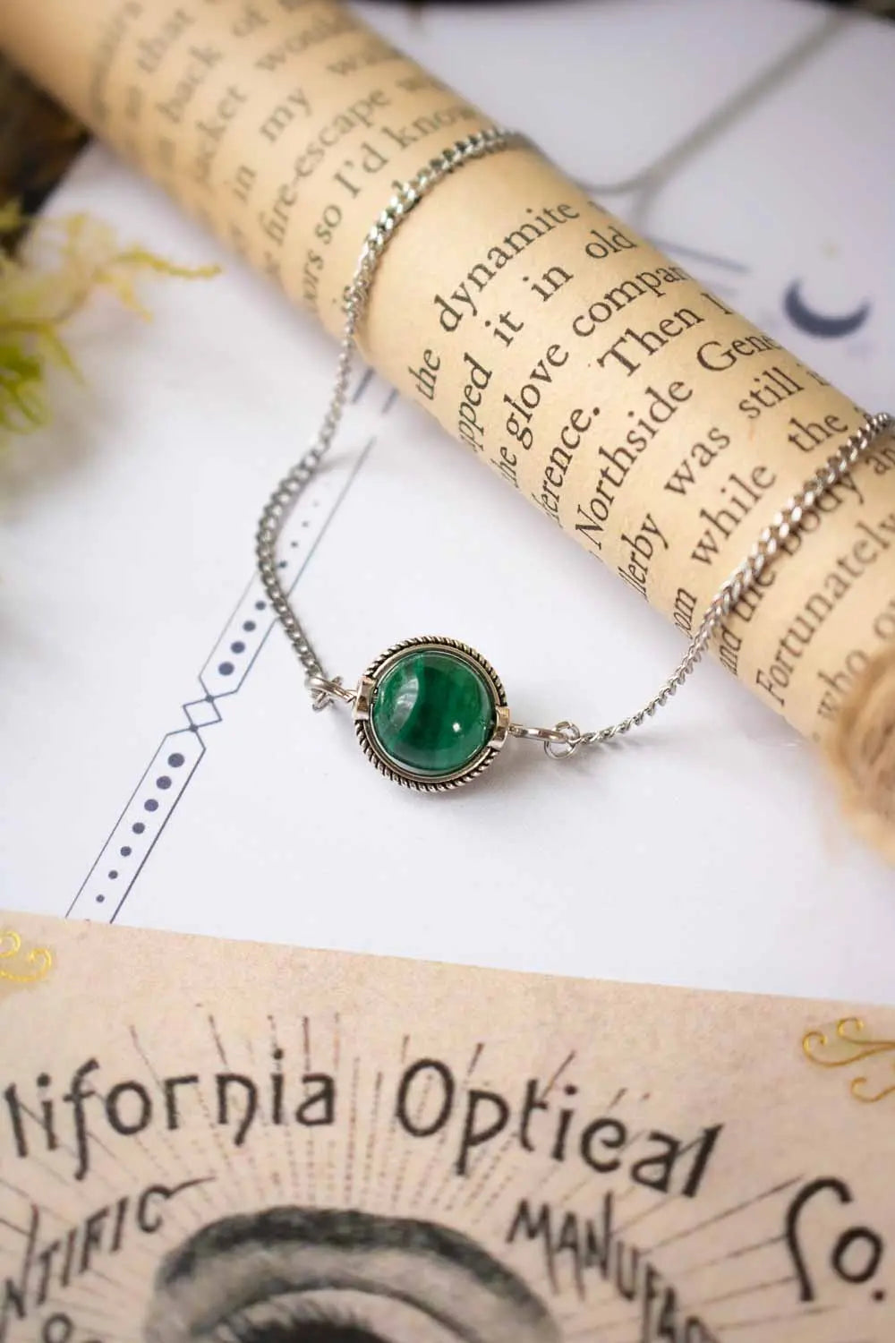 Collier choker Noche vert en malachite et chaîne argentée lunamanashop