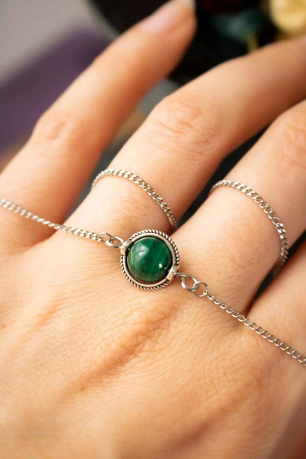 Collier choker Noche vert en malachite et chaîne argentée lunamanashop
