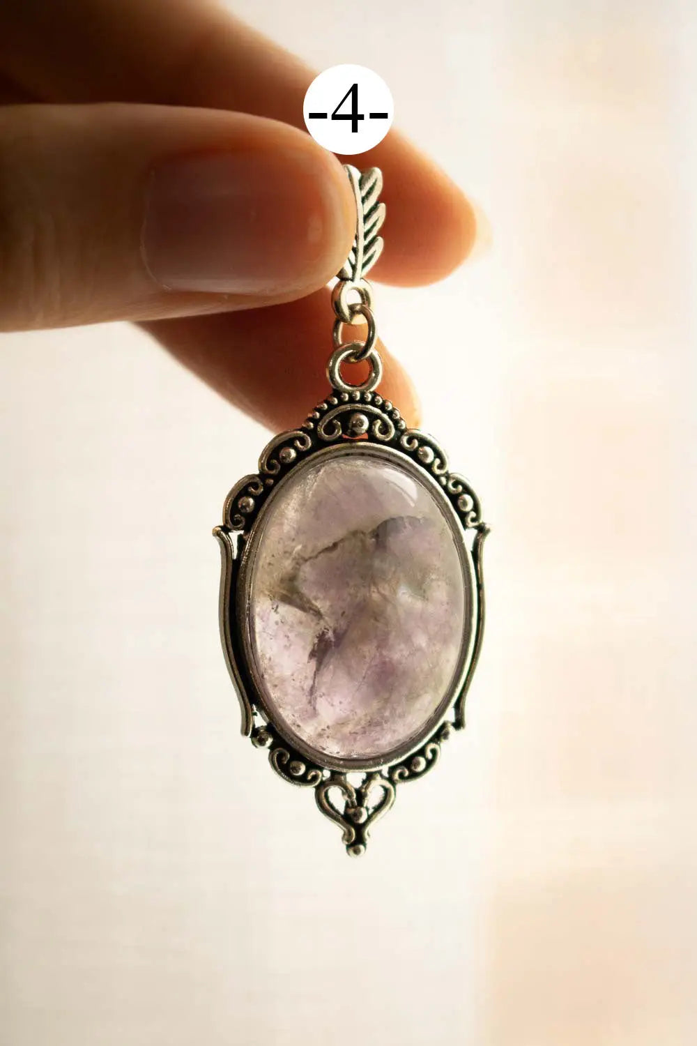 Pendentif Abysses en fluorite et chaîne argentée lunamanashop