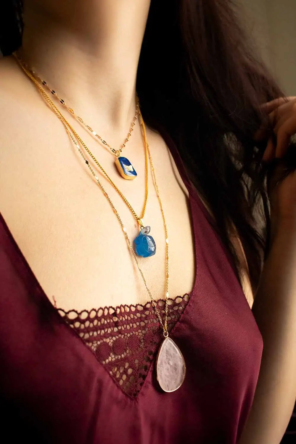 Pendentif Agate bleutée Idaia et chaîne en laiton doré lunamanashop