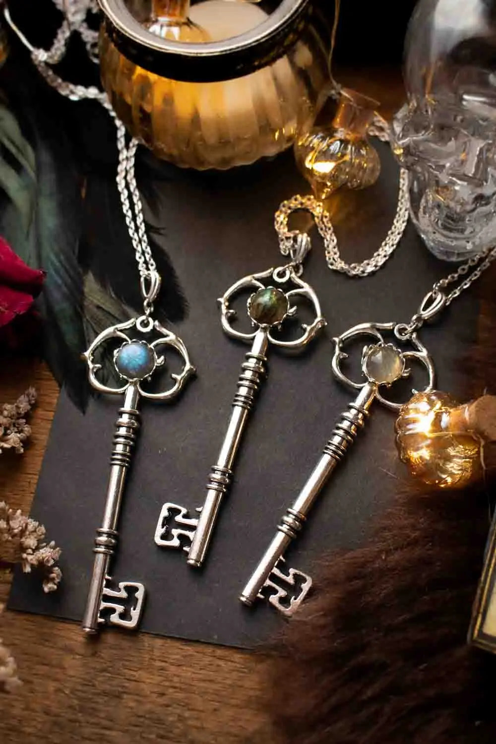Pendentif Clé de l'Intuition en labradorite et chaîne argentée lunamanashop