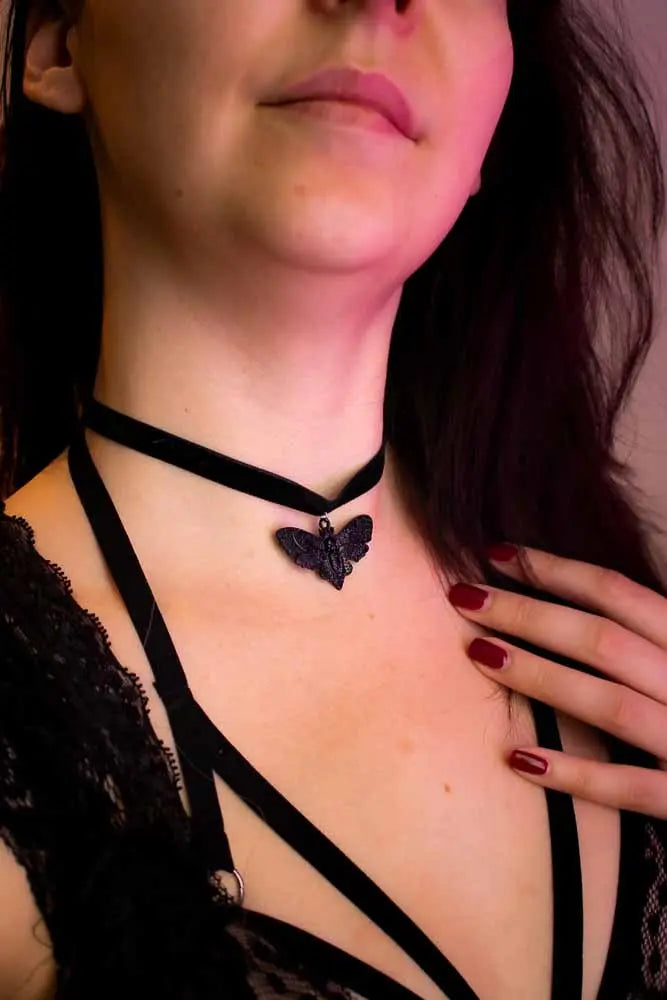Collier ras de cou papillon nocturne lunamanashop