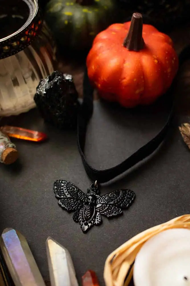 Collier ras de cou papillon nocturne lunamanashop