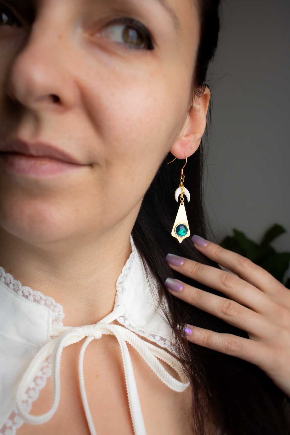 Boucles d'oreilles Azura - lune de nacre et abalone bleutée lunamanashop
