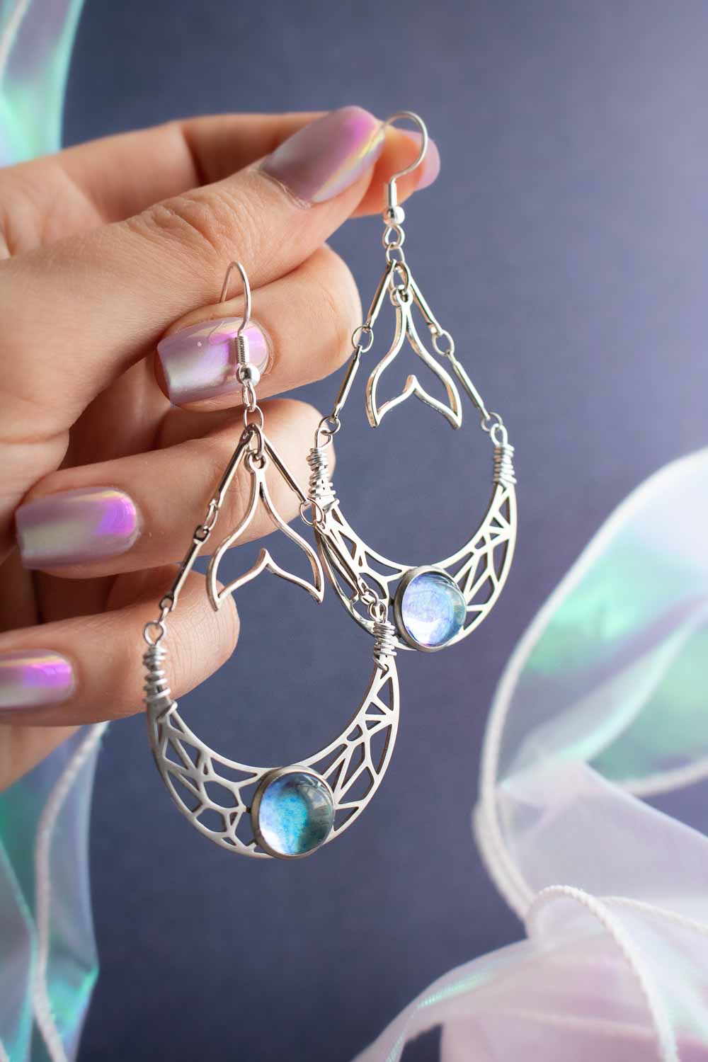 Boucles d'oreilles Célestine - Croissant lunaire bleuté lunamanashop