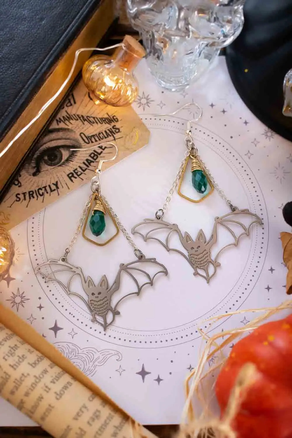 Boucles d'oreilles Ballet émeraude avec chauve souris lunamanashop