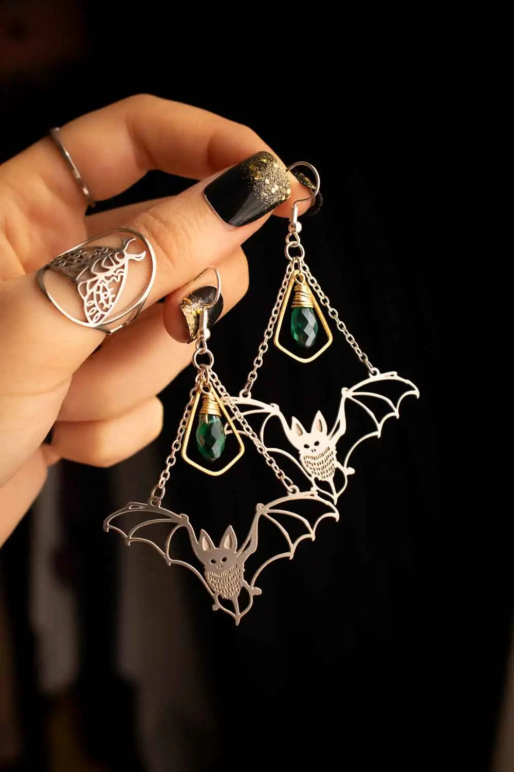 Boucles d'oreilles Ballet émeraude avec chauve souris lunamanashop