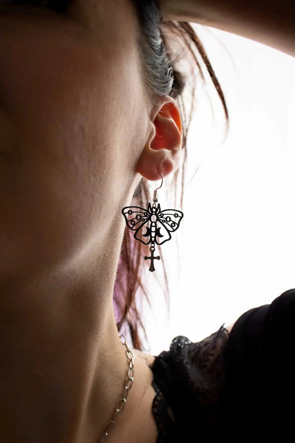 Boucles d'oreilles Sombre révélation avec papillon noir lunamanashop