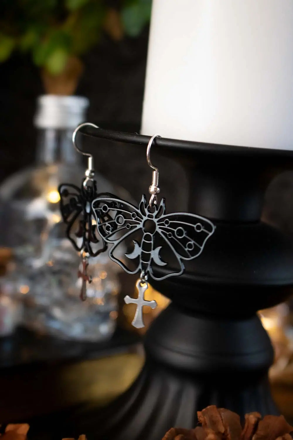 Boucles d'oreilles Sombre révélation avec papillon noir lunamanashop