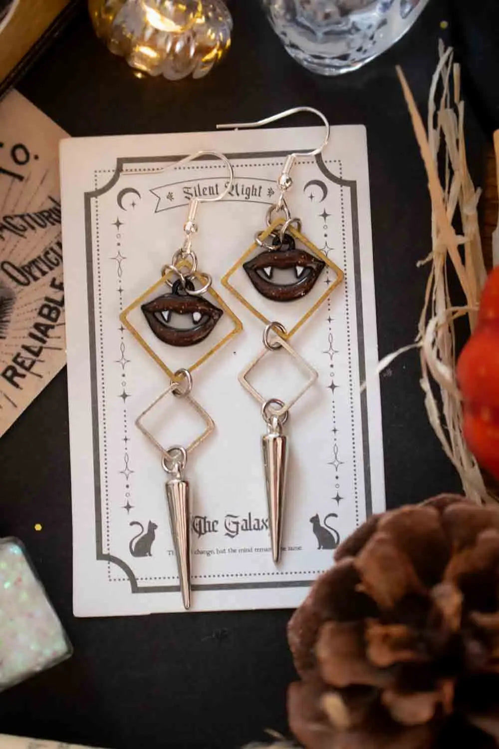 Boucles d'oreilles Susurre de l'amour avec pointe argentée lunamanashop