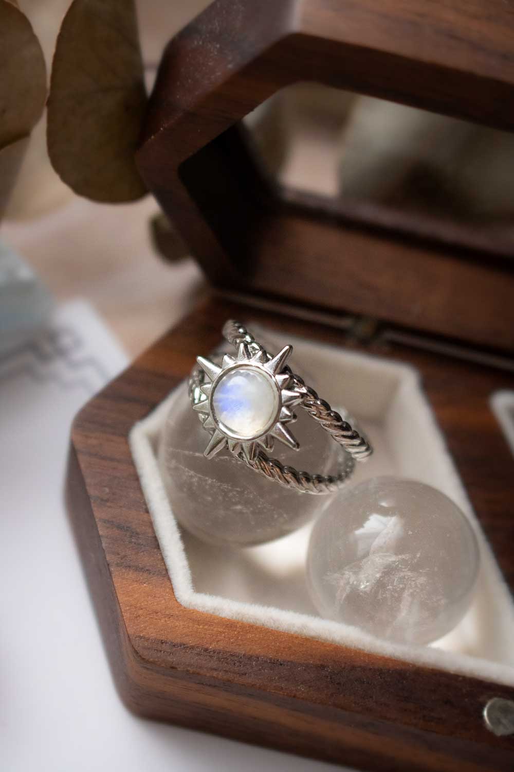 Bague Soleil en Labradorite blanche - Double anneau argenté - Aclyone lunamanashop