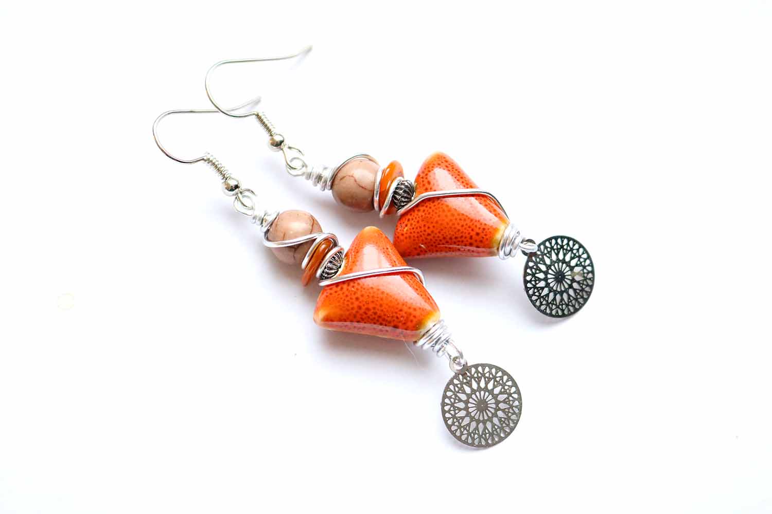 Boucles d'oreilles d'inspiration tribale en céramique orange lunamanashop