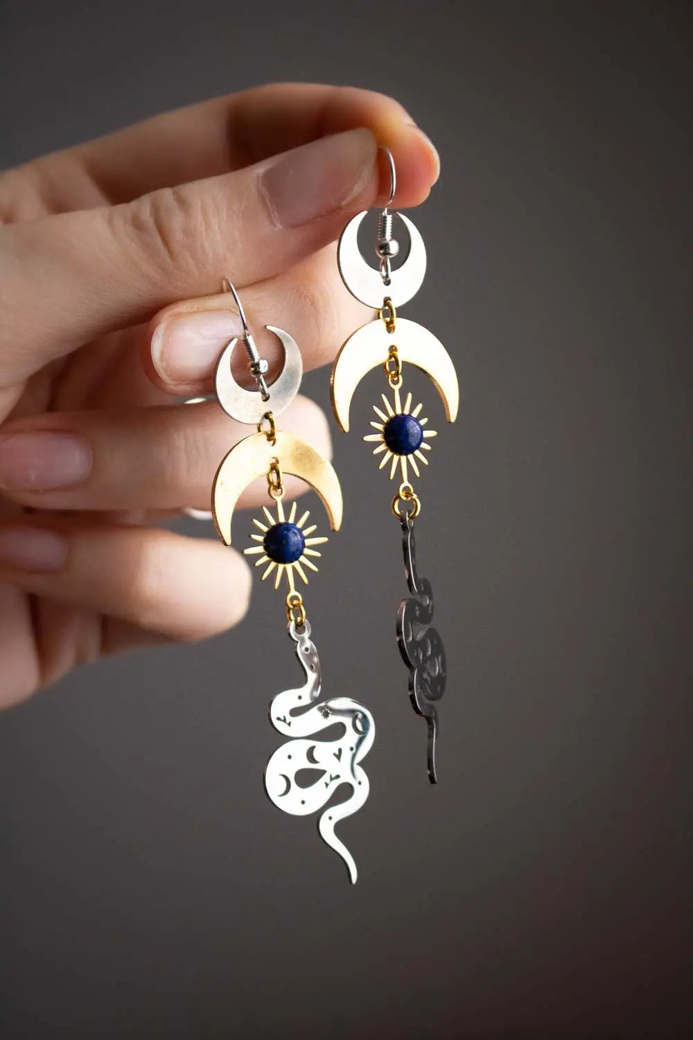Boucles d'oreille Solstice du Serpent avec lapis lazuli et croissant de lune lunamanashop