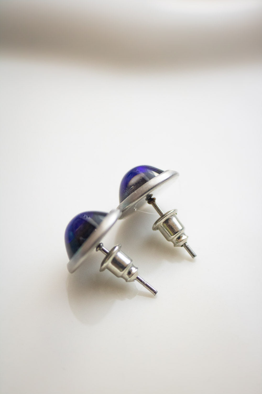 Boucles d'Oreilles Puces bleutées - Cabochon de verre - Célestine lunamanashop