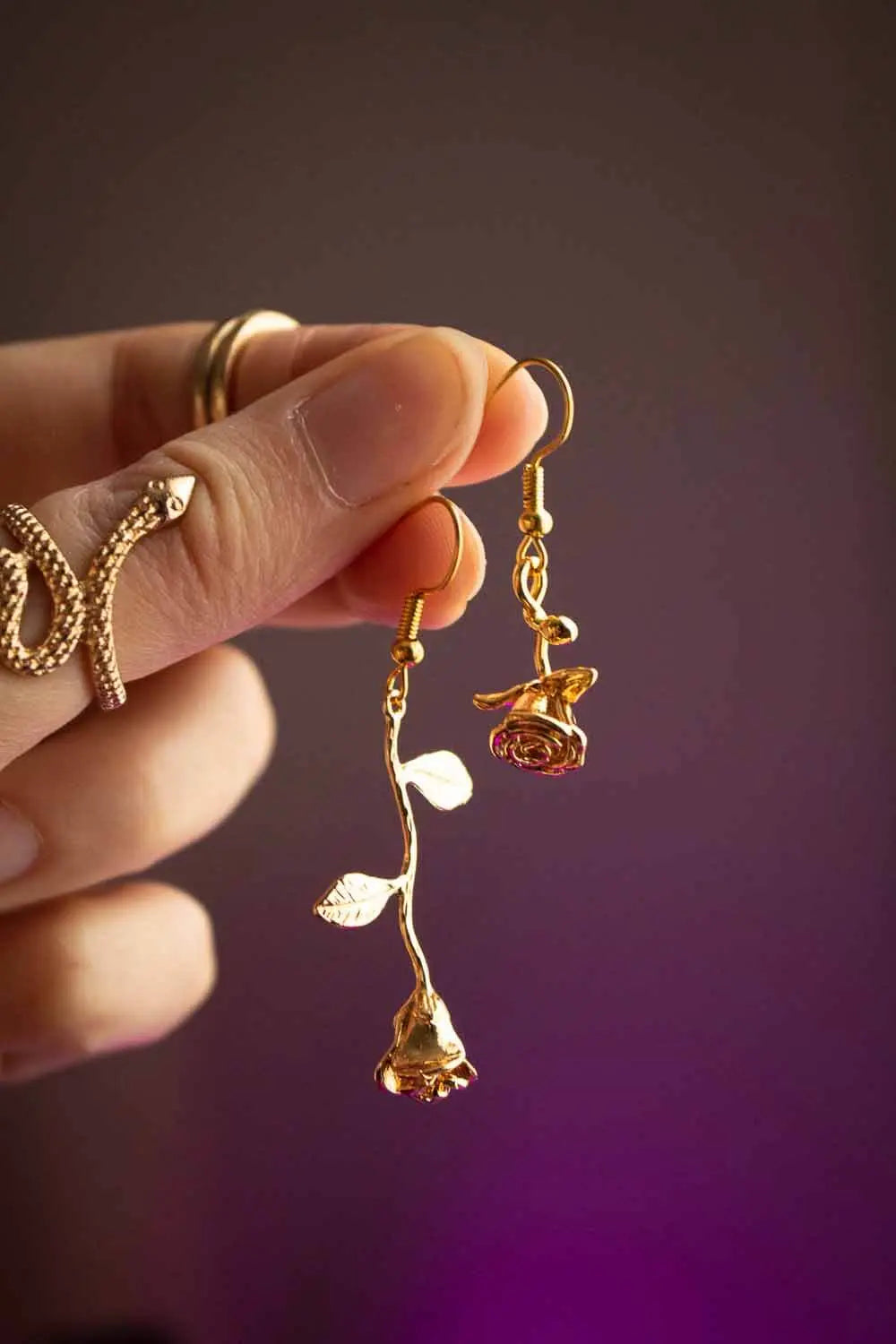 Boucles d'oreilles roses dorées - dépareillées et plaqué or - Rosita