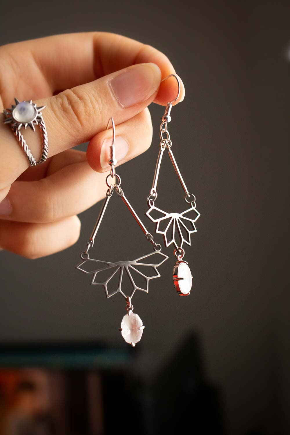 Boucles d&#39;oreilles demie rosace - Breloque en verre facetté - Leshy lunamanashop