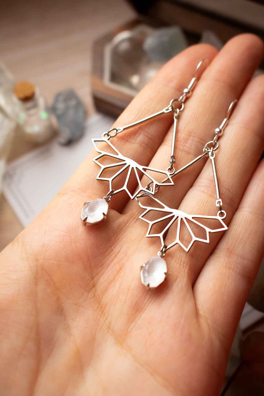 Boucles d&#39;oreilles demie rosace - Breloque en verre facetté - Leshy lunamanashop