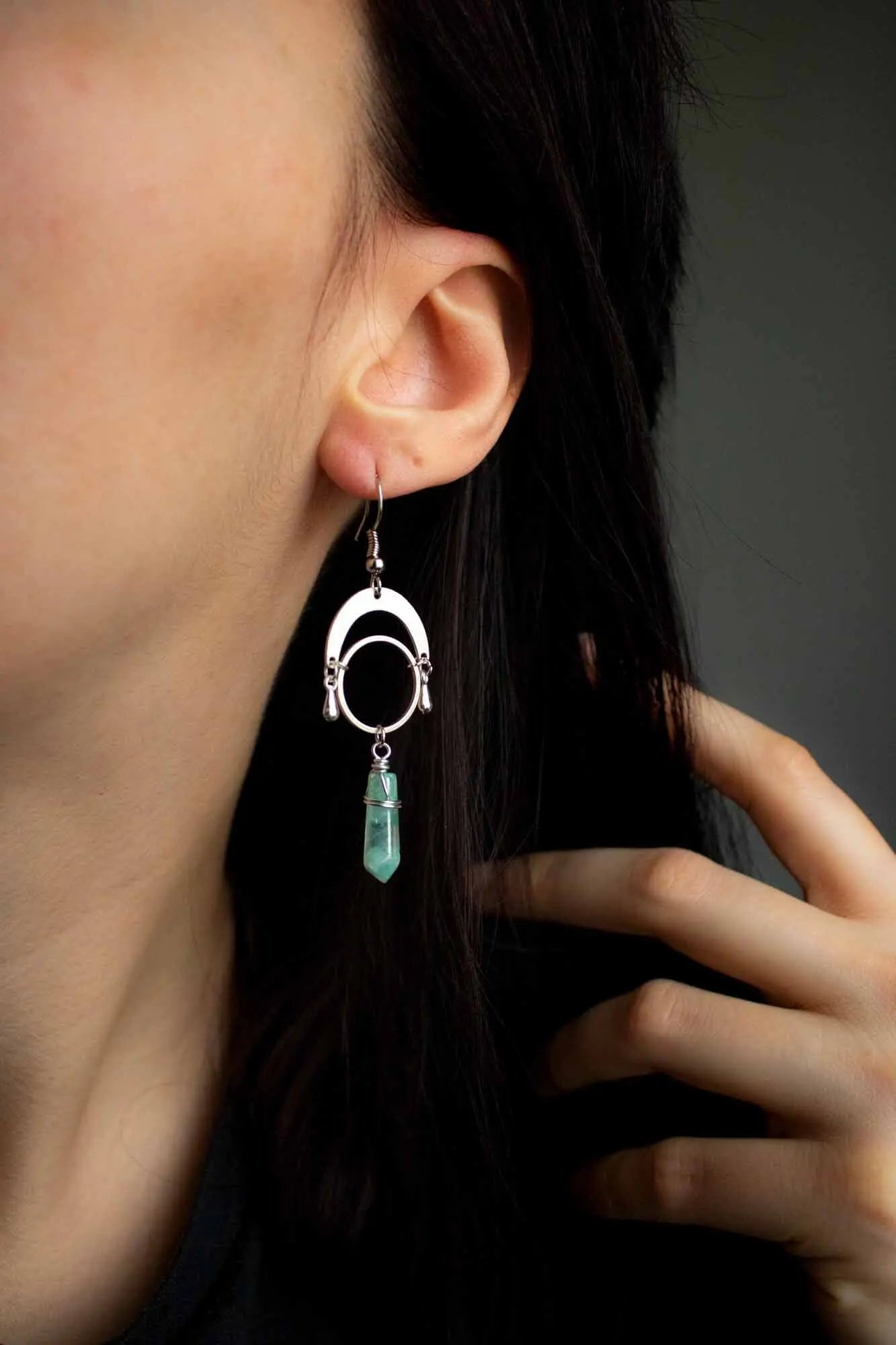 Boucles d&#39;oreilles en Quartz vert et anneau argenté lunamanashop