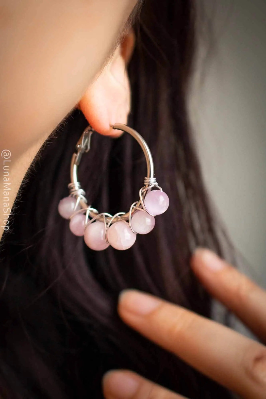 Boucles d'oreilles créoles en Kunzite violette petit modèle lunamanashop