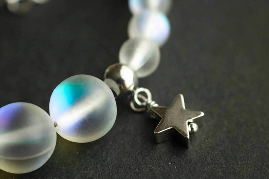 Bracelet de perles Aurore Boréale clair avec breloque étoile lunamanashop