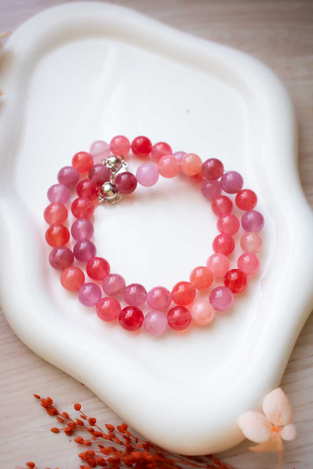 Collier de perles agate rouge rosé - pierres naturelles teintées - Groseillier lunamanashop