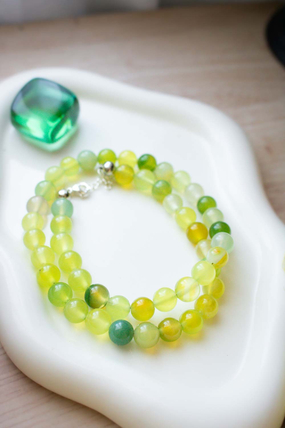 Collier ras de cou agate verte nuances acidulées - effet raisin blanc - Muscat lunamanashop